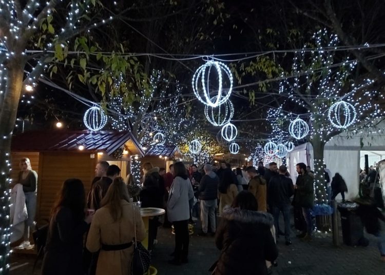 Advent u Ljubuškom privlači veliki broj posjetitelja (FOTOGALERIJA)