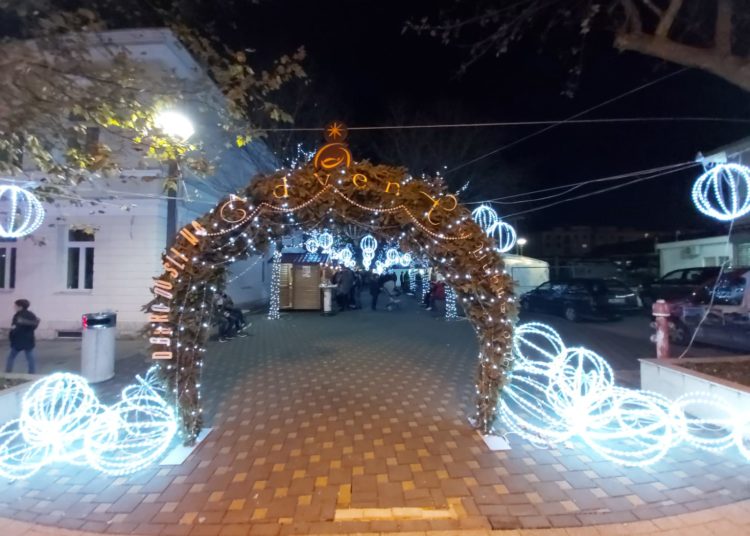 Advent u Ljubuškom privlači veliki broj posjetitelja (FOTOGALERIJA)
