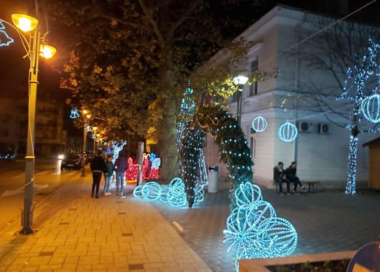 Advent u Ljubuškom privlači veliki broj posjetitelja (FOTOGALERIJA)