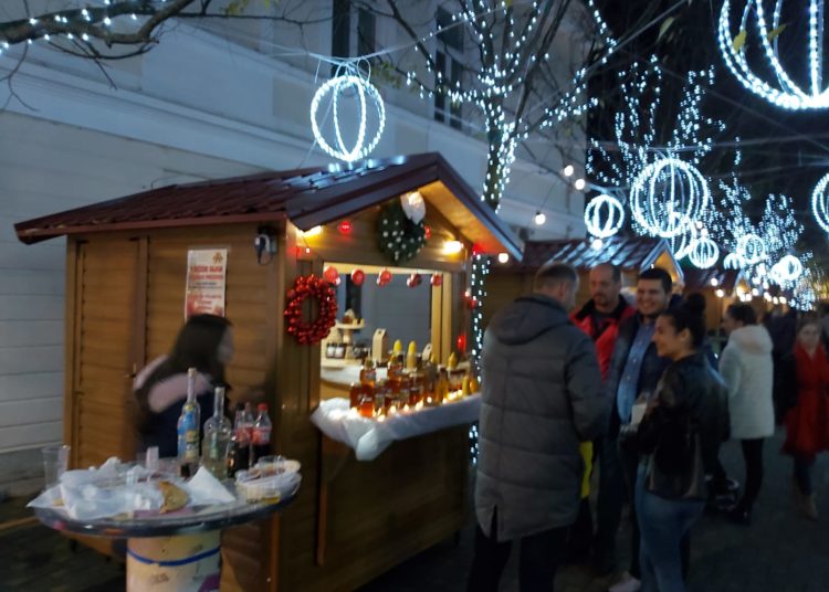 Advent u Ljubuškom privlači veliki broj posjetitelja (FOTOGALERIJA)