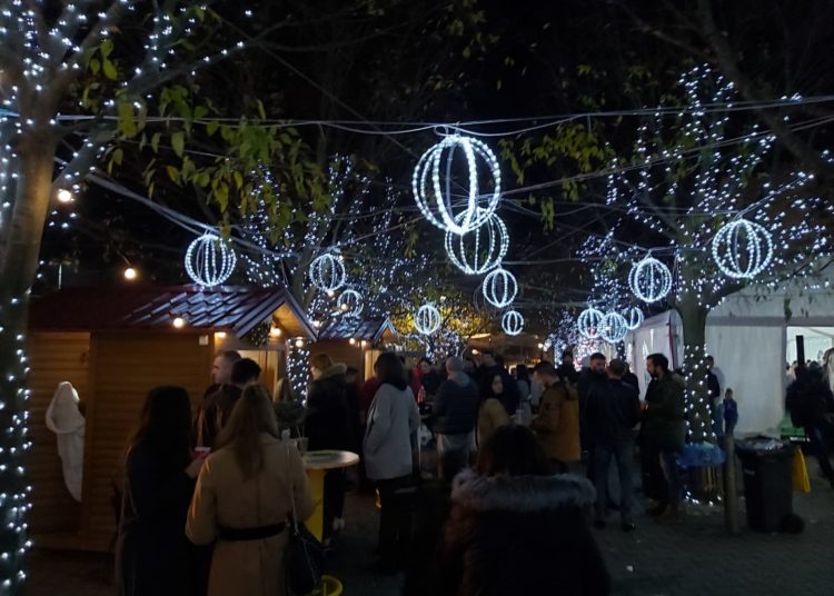 Advent u Ljubuškom privlači veliki broj posjetitelja (FOTOGALERIJA)