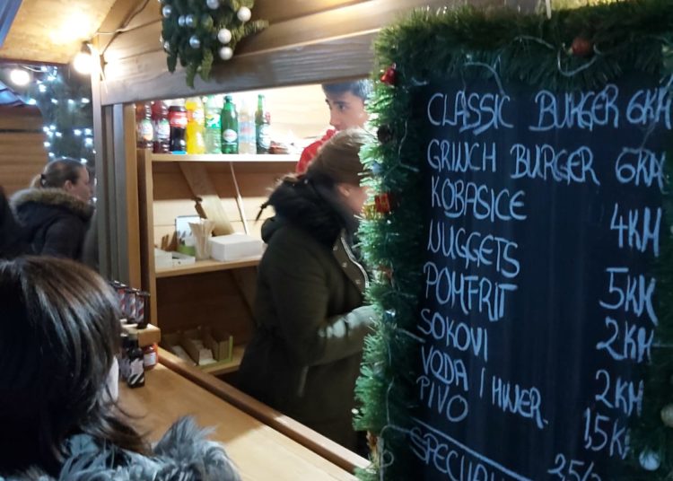 Advent u Ljubuškom privlači veliki broj posjetitelja (FOTOGALERIJA)