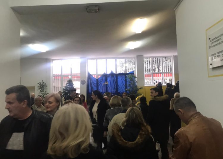 Vrisak.info na biračkim mjestima u Mostaru: Donosimo fotografije, izlaznost dobra