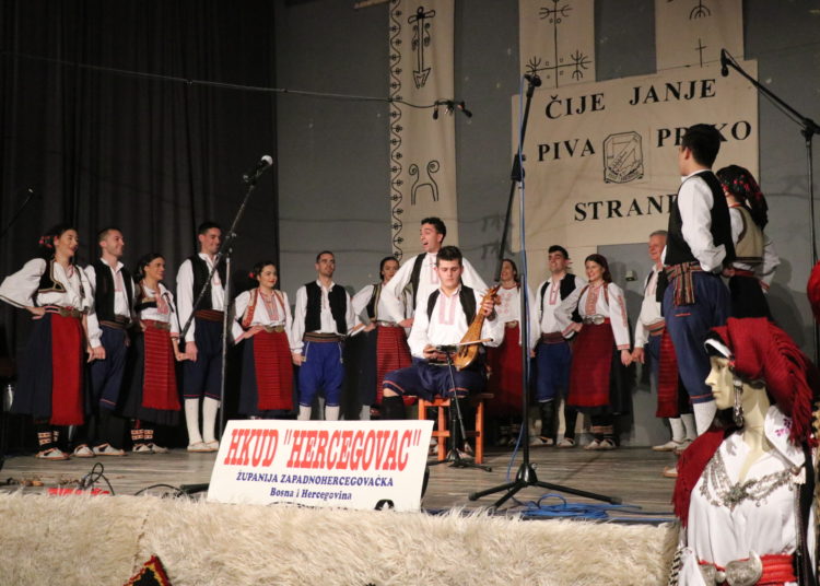 Koncert HKUD „Hercegovac“ oduševio publiku u Širokom Brijegu!