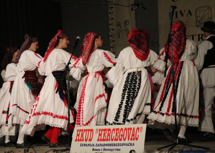 Koncert HKUD „Hercegovac“ oduševio publiku u Širokom Brijegu!