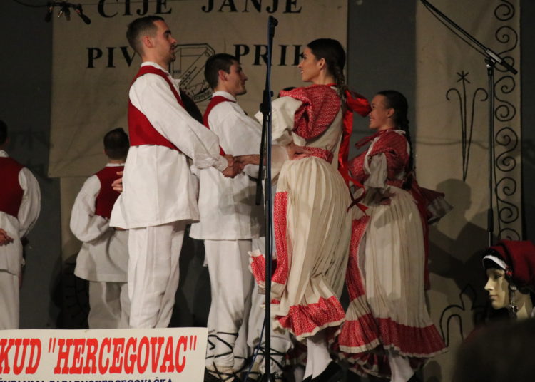 Koncert HKUD „Hercegovac“ oduševio publiku u Širokom Brijegu!