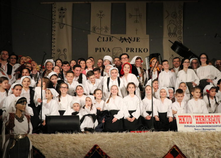 Koncert HKUD „Hercegovac“ oduševio publiku u Širokom Brijegu!