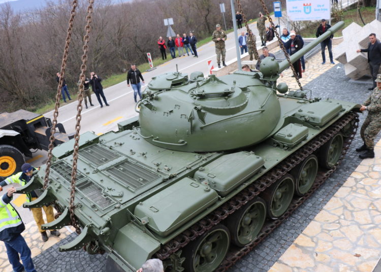 Postavljen tenk na spomen obilježju zaustavljanja tenkova Široki Brijeg – Polog