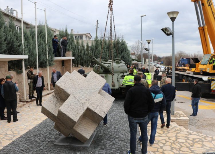 Postavljen tenk na spomen obilježju zaustavljanja tenkova Široki Brijeg – Polog