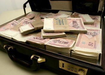 Službenik banke u BiH s računa klijenata “skinuo” i prisvojio 300.000 KM