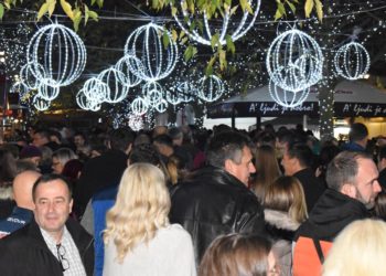 “Advent u Ljubuškom”: Mnoštvo građana na prvoj večeri