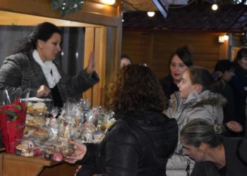 “Advent u Ljubuškom”: Mnoštvo građana na prvoj večeri