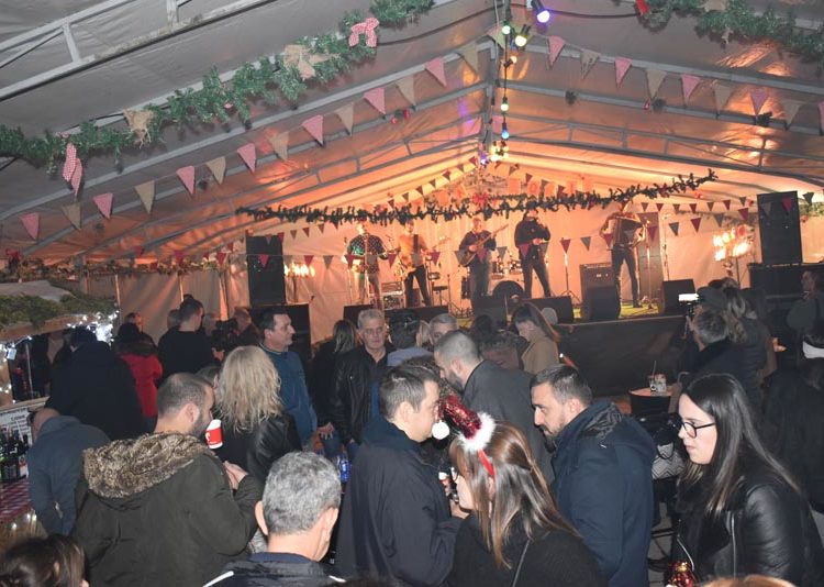 Otvoren Božićni sajam Udruge mladih Agape