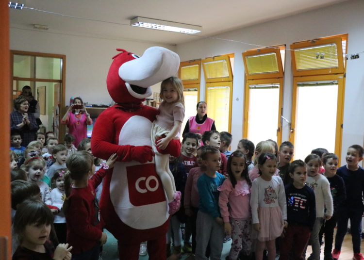 Centralko darivao djecu povodom svetog Nikole!