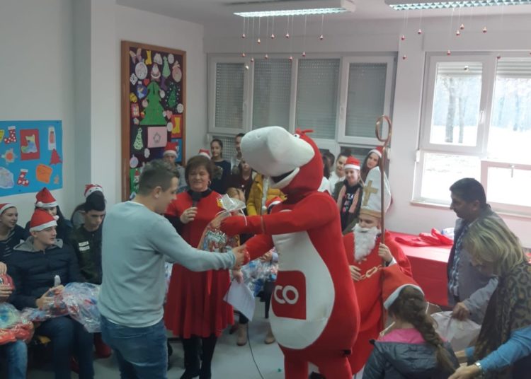 Centralko darivao djecu povodom svetog Nikole!
