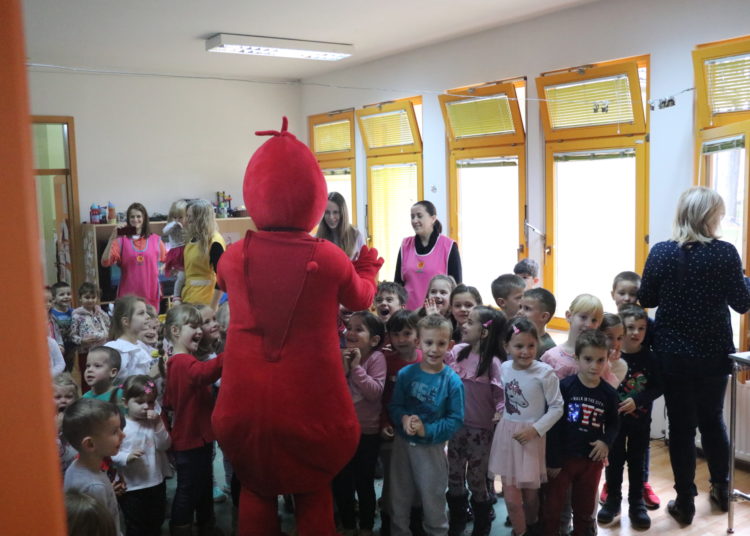 Centralko darivao djecu povodom svetog Nikole!