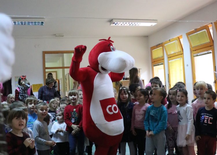 Centralko darivao djecu povodom svetog Nikole!