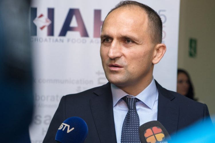 Ivan Anušić: Predsjednica je pronijela ime Hrvatske svijetom