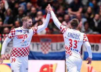 Hrvatska krenula pobjedom, uragan Kauboja slomio Crnogorce u nastavku