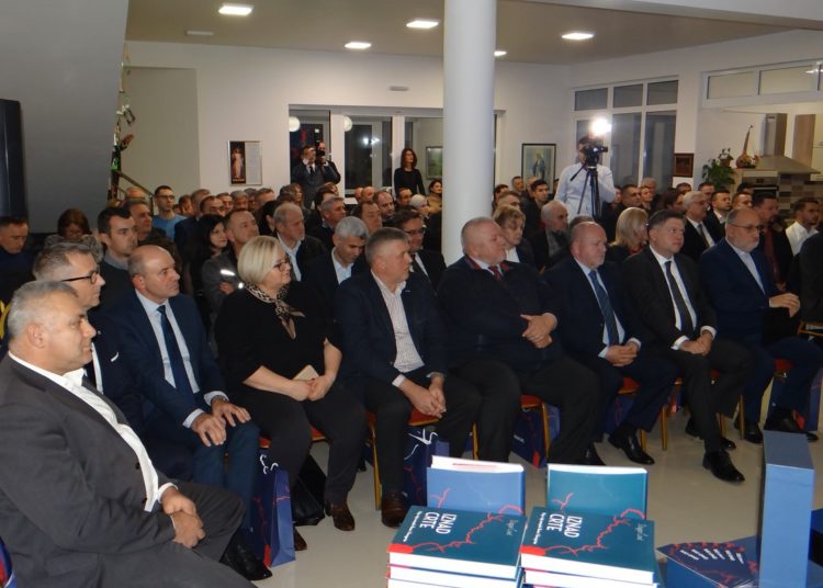 U Odžaku predstavljeno dvoknjižje dr. Čovića