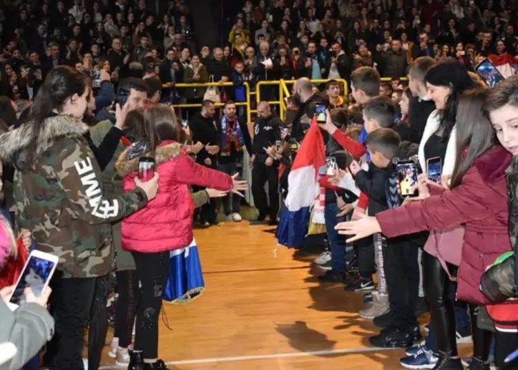 Pogledajte kako je Ljubuški dočekao svoje rukometaše