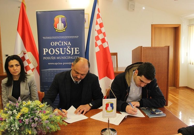 Potpisani ugovori o dodjeli stipendija: Općina Posušje stipendirala 27 studenata