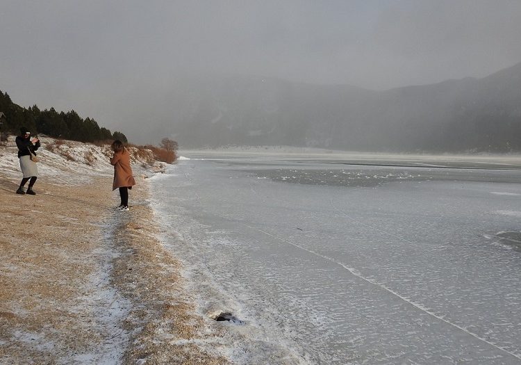 Zaleđeno Blidinjsko jezero atrakcija za posjetitelje