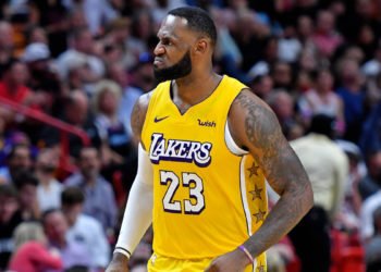 Pogledajte kako LeBron spektakularno ruši Jordana. Dončić je također samo gledao