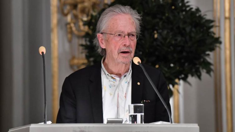 Srbija odlikovala kontroverznog nobelovca Handkea