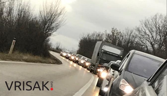 Radovi na kružnom toku u Međinama izazvali gužvu