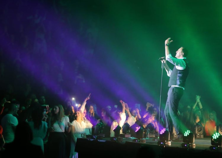 Momak se popeo kod Sergeja Ćetkovića i zaprosio curu! Spaladium Arena je skandirala!