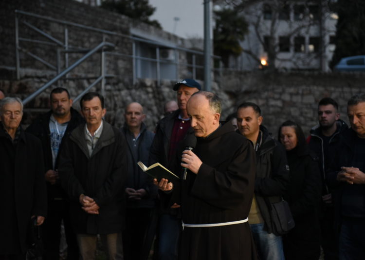 Iz Mokrog i Crnih Lokava održan mimohod sjećanja na pobijene širokobriješke franjevce i puk
