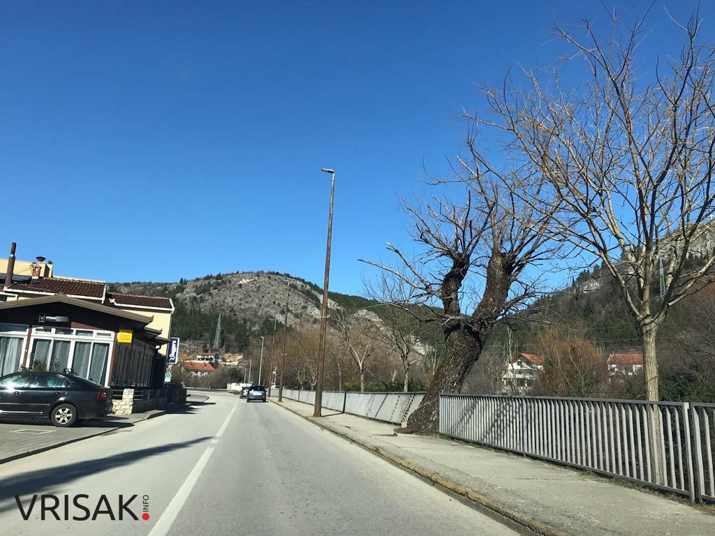 Široki Brijeg: Radovi na kružnom toku i nogostupima, parking završen!