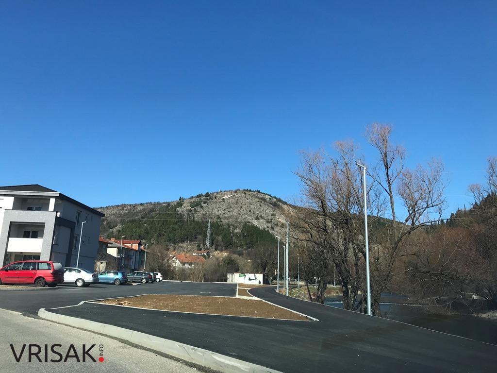 Široki Brijeg: Radovi na kružnom toku i nogostupima, parking završen!