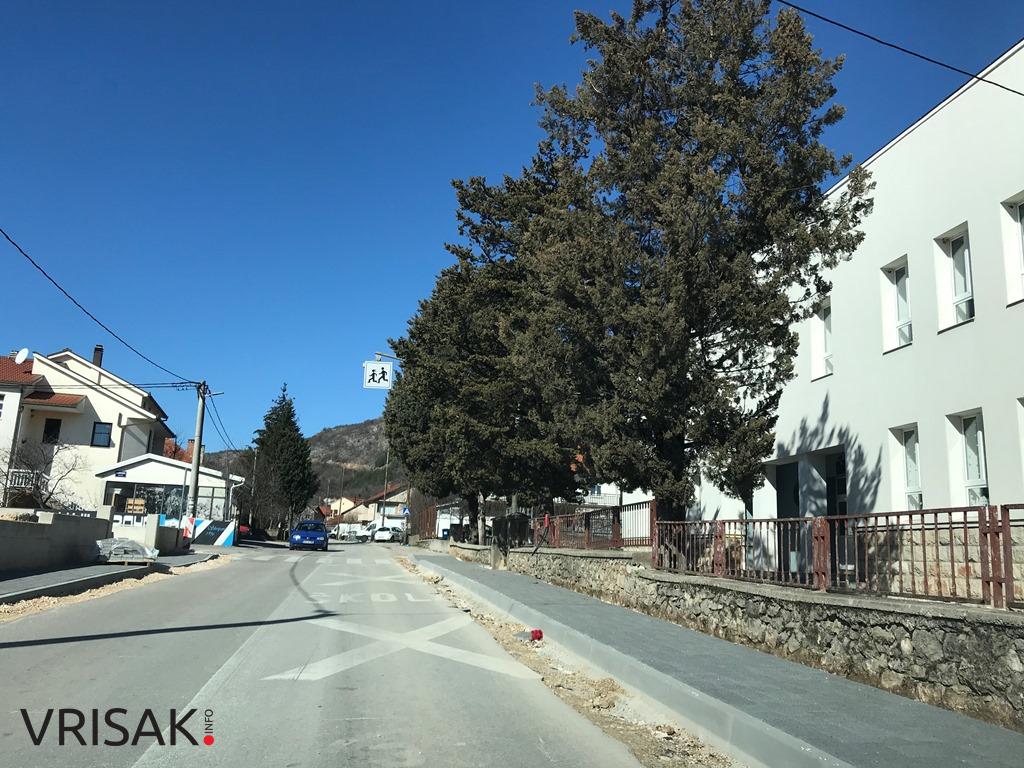 Široki Brijeg: Radovi na kružnom toku i nogostupima, parking završen!