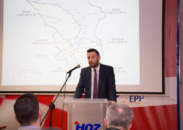 Okrugli stol “Izborna pravila za Grad Mostar” privukao veliki broj građana