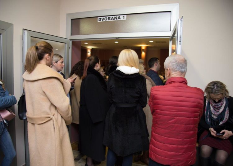Okrugli stol “Izborna pravila za Grad Mostar” privukao veliki broj građana