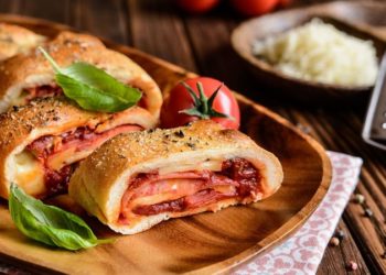 Recept za punjeni kruh koji je od sirotinjskog jela postao senzacija