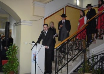 U Ljubuškom svečano otvorena izložba „Novine, radio i film“ kolekcionara Viktora Grbavca (VIDEO)