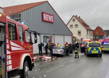 Njemačka: Izgledalo je kao da vozač namjeno cilja djecu te se “punom brzinom” zabio u gomilu