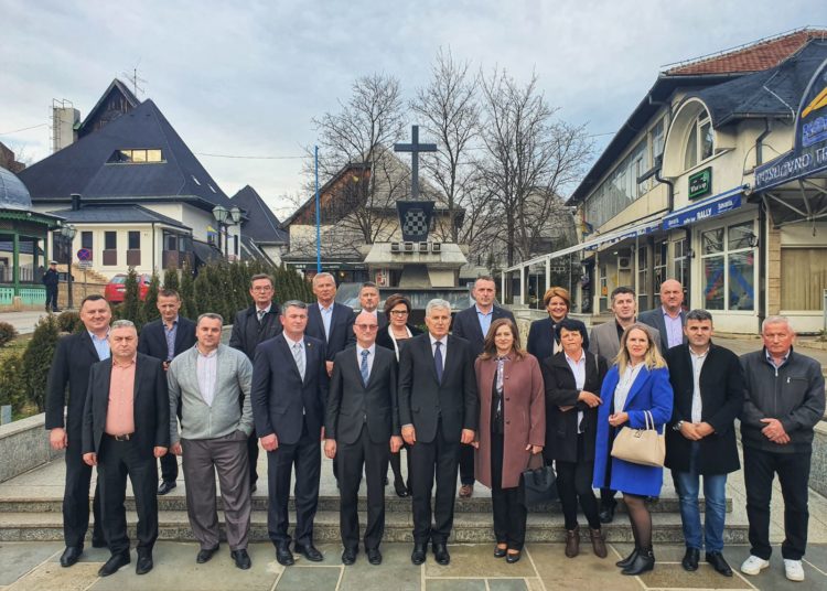 Jajce proslavilo 30-tu obljetnicu utemeljenja HDZ-a BiH