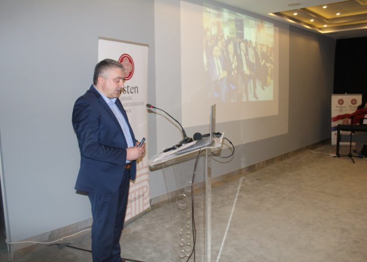 Udruga Prsten od velike važnosti za međusobno povezivanje i pomaganje Hrvata