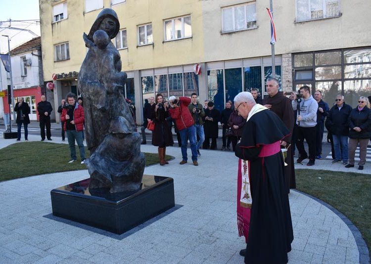 Svečano otkriven “Spomenik majci” u Ljubuškom