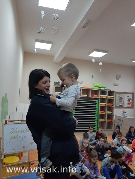 Širokobriješki policajci educirali najmlađe u DV ”Mali Hrast”