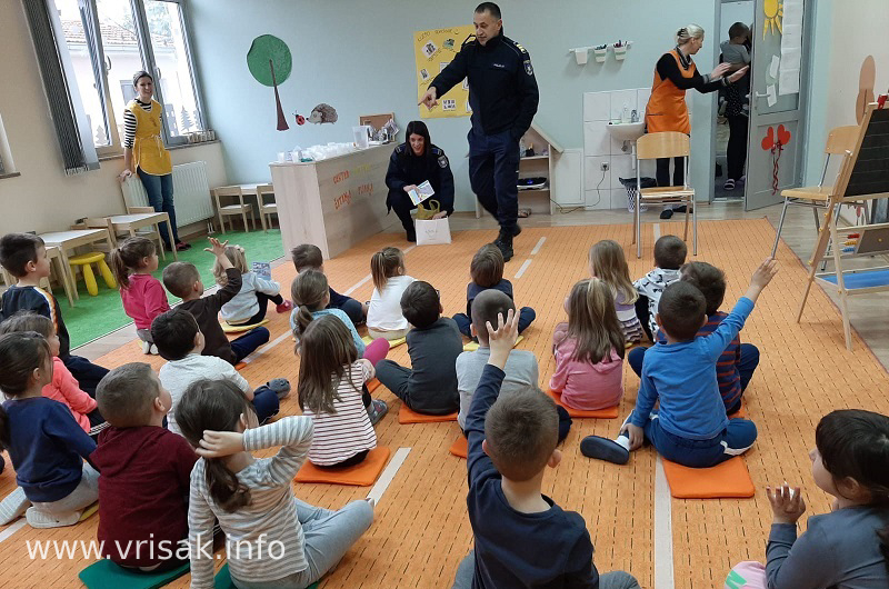 Širokobriješki policajci educirali najmlađe u DV ”Mali Hrast”