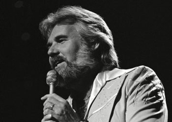 Preminuo legendarni country pjevač  Kenny Rogers