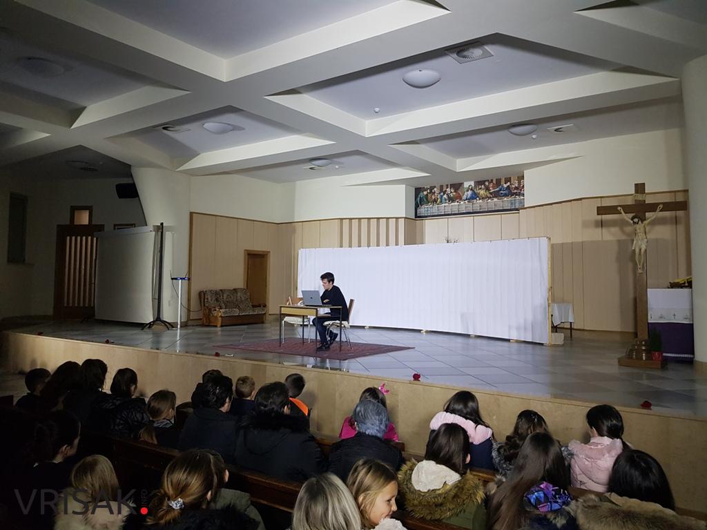 Širokobriješki framaši oduševili publiku u Posušju s predstavom “Pomozi mi disati”