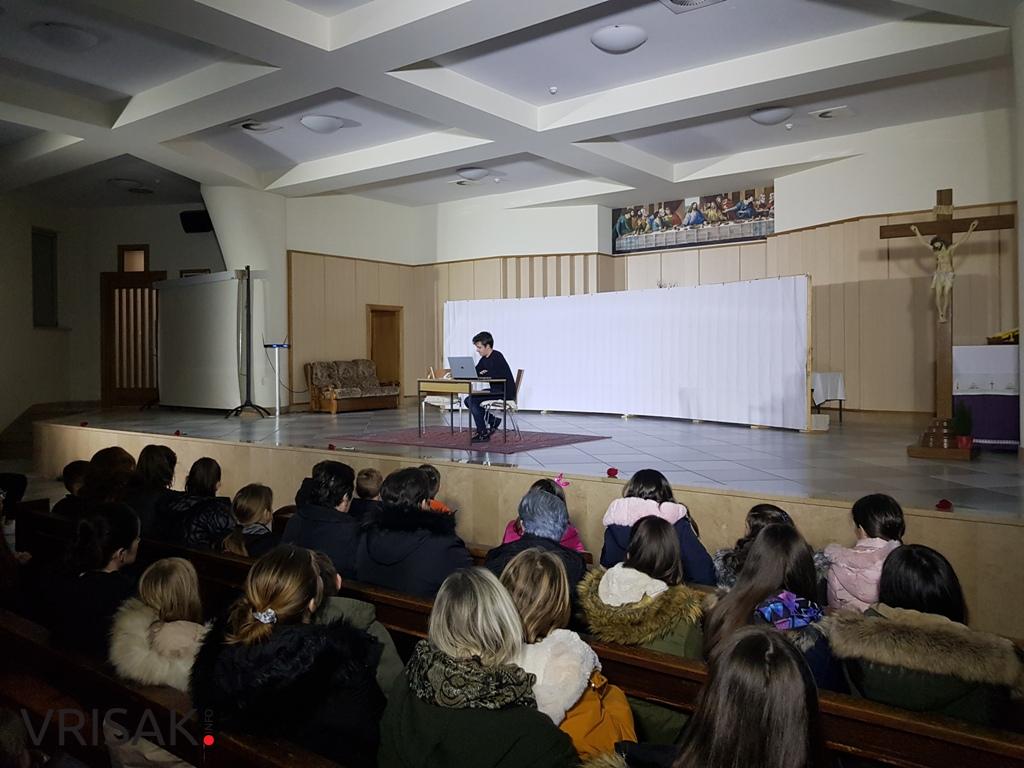 Širokobriješki framaši oduševili publiku u Posušju s predstavom “Pomozi mi disati”