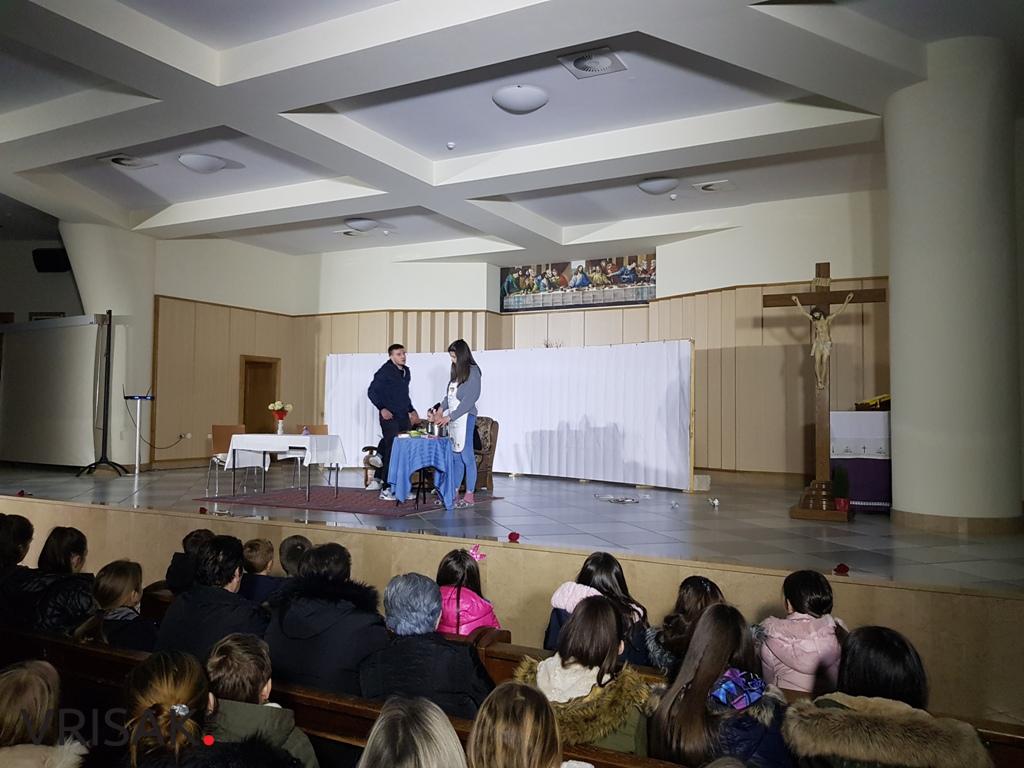 Širokobriješki framaši oduševili publiku u Posušju s predstavom “Pomozi mi disati”