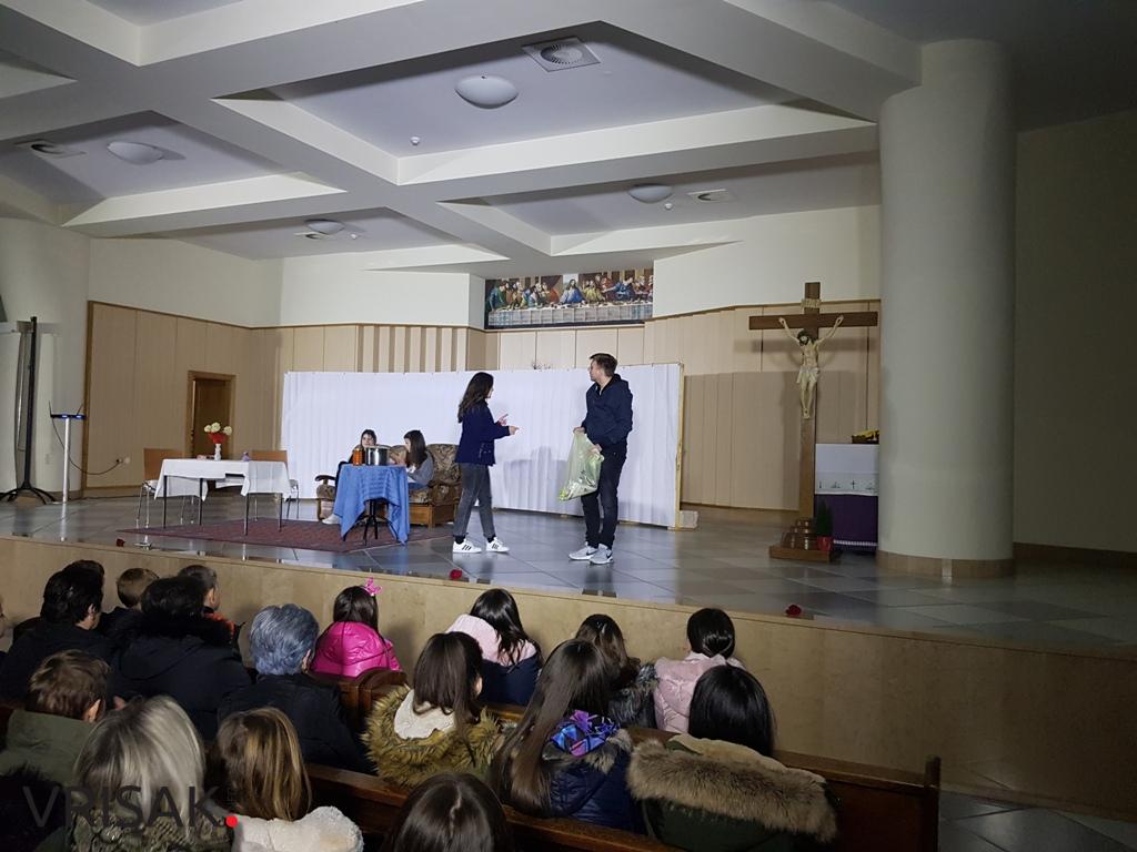 Širokobriješki framaši oduševili publiku u Posušju s predstavom “Pomozi mi disati”